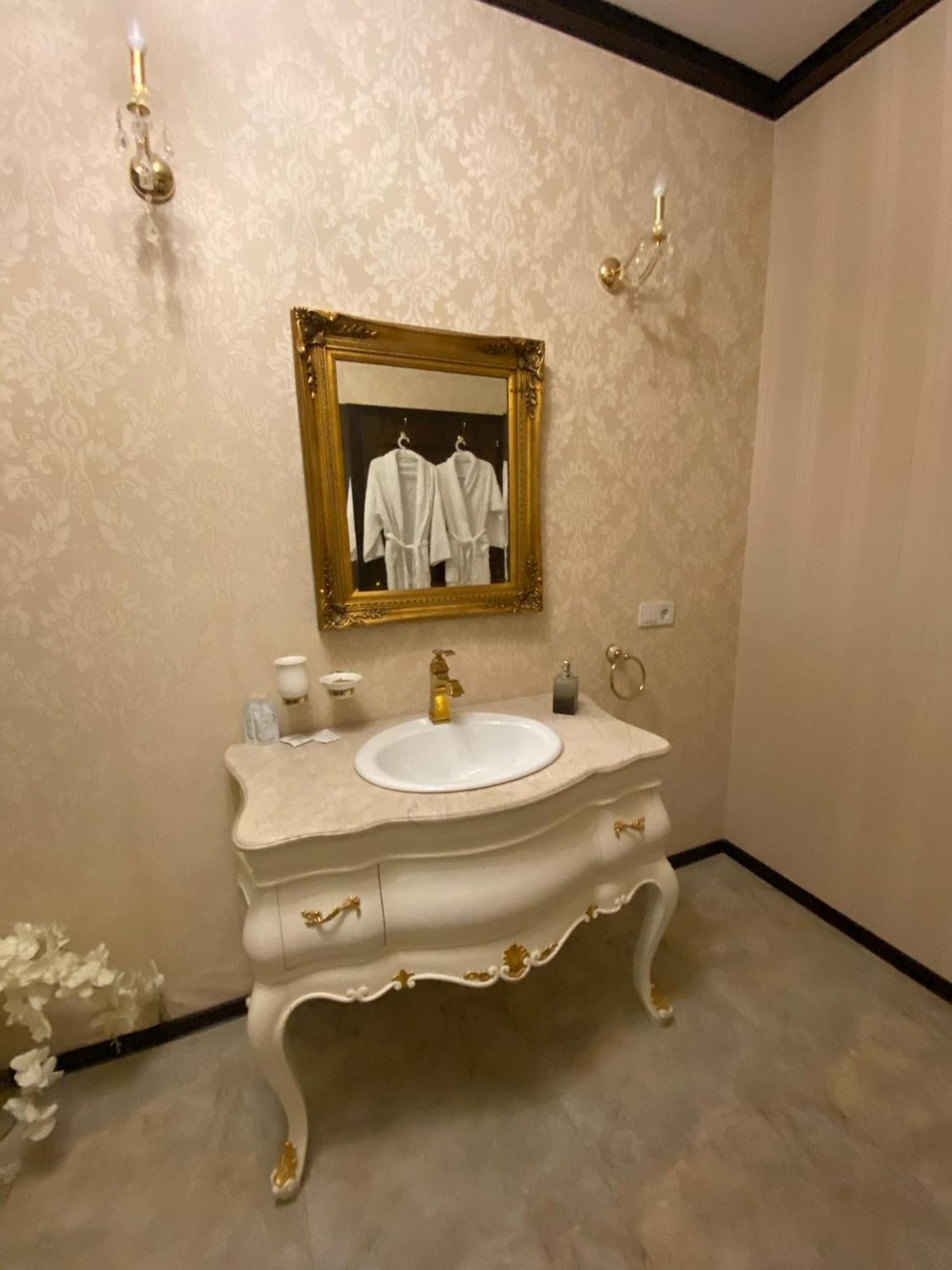 Hotel Boutique Vila Lakastel ซินายา ภายนอก รูปภาพ