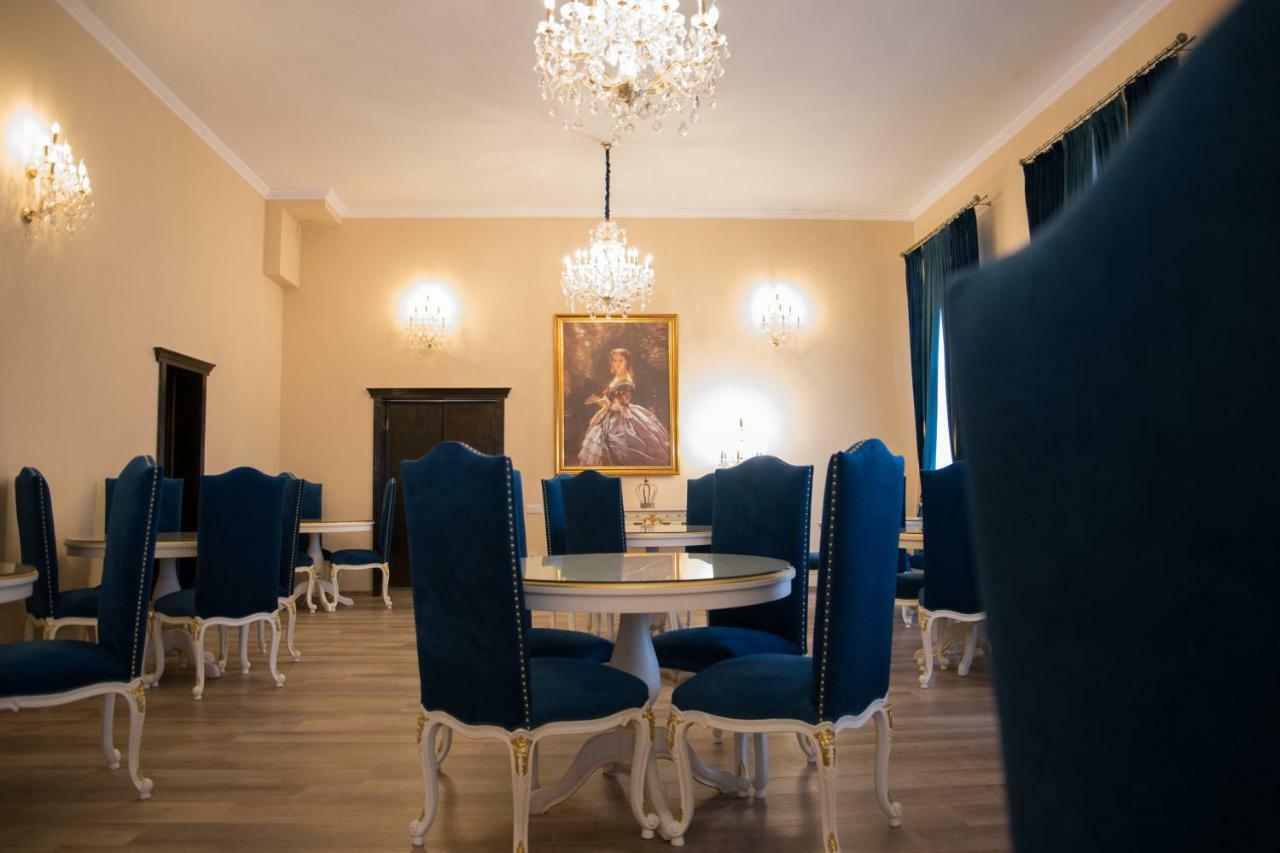 Hotel Boutique Vila Lakastel ซินายา ภายนอก รูปภาพ