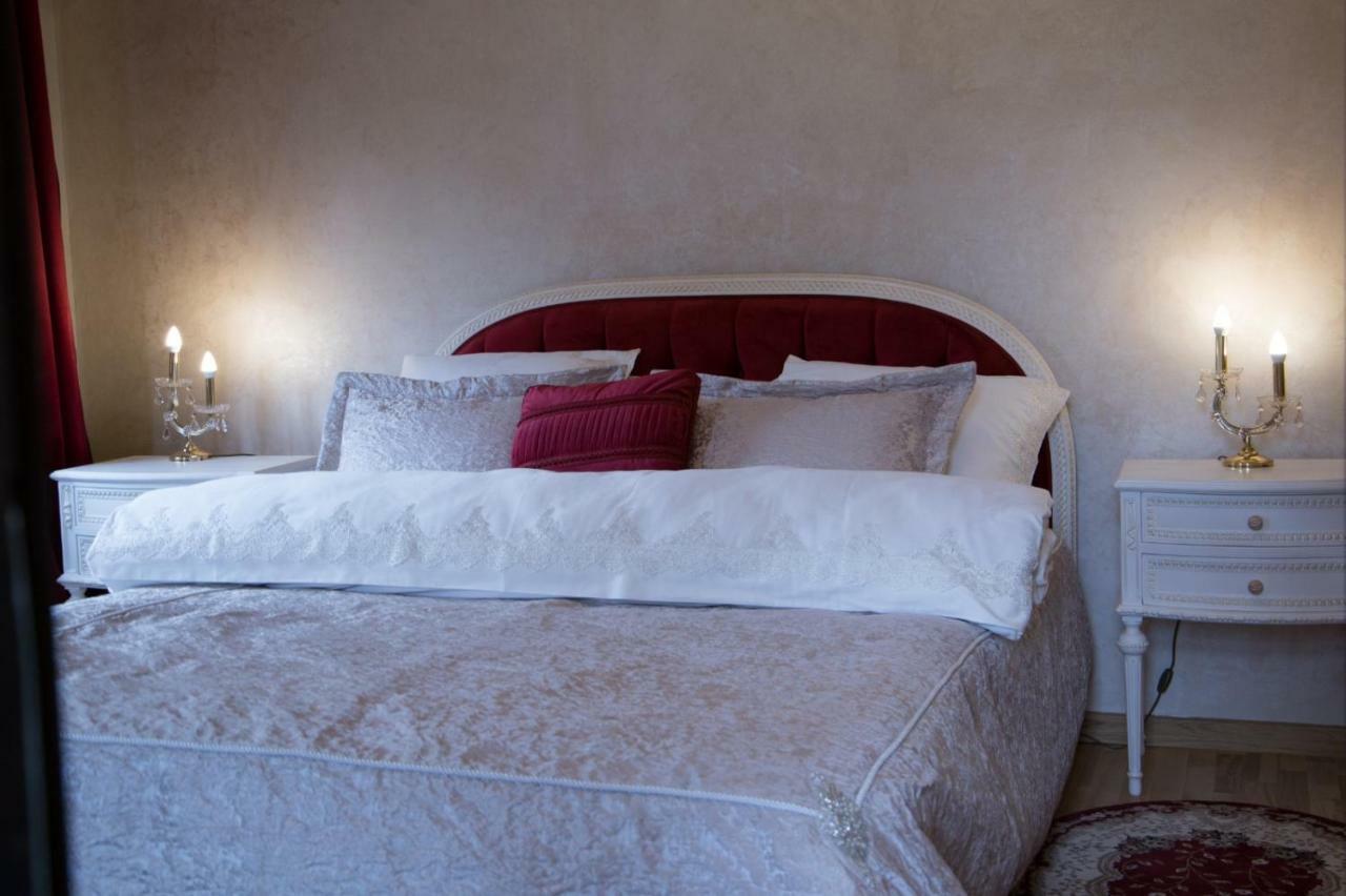Hotel Boutique Vila Lakastel ซินายา ภายนอก รูปภาพ