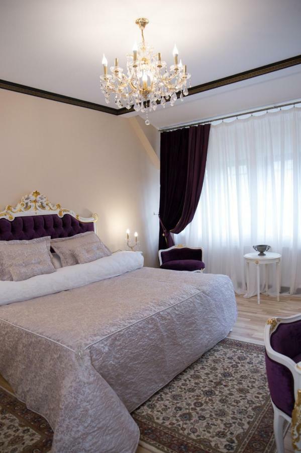 Hotel Boutique Vila Lakastel ซินายา ภายนอก รูปภาพ