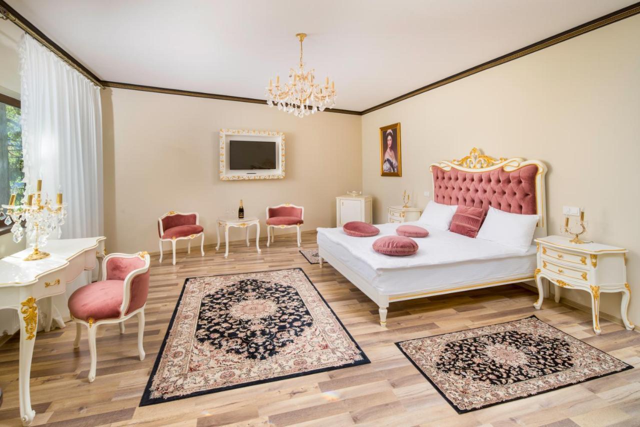 Hotel Boutique Vila Lakastel ซินายา ภายนอก รูปภาพ